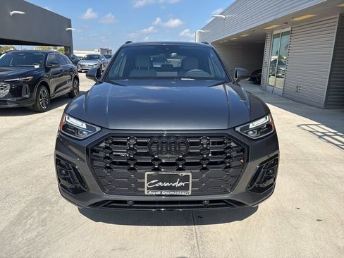 Used 2024 Audi Q5 e Premium Plus w/ Premium Plus Package image 2
