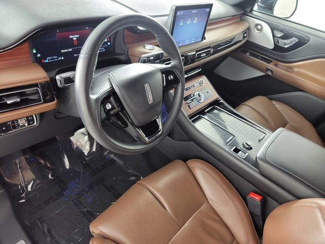 Used 2023 Lincoln Aviator Reserve w/ Equipment Group 201A AWD/4WD image 11