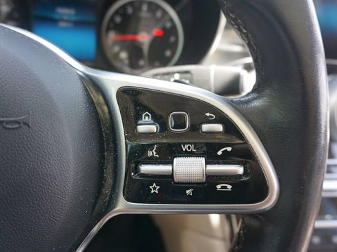 Used 2021 Mercedes-Benz GLC 300 image 9