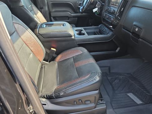 Used 2016 GMC Sierra 2500 SLT w/ All-Terrain HD Package AWD/4WD image 10