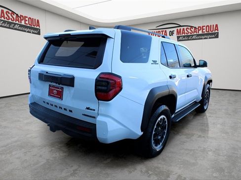 Used 2025 Toyota 4Runner TRD Off-Road image 5