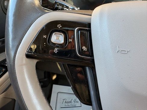 Used 2020 Lincoln Corsair Reserve w/ Equipment Group 201A image 33