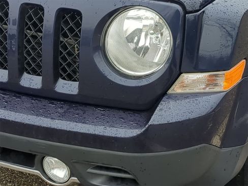 Used 2016 Jeep Patriot High Altitude image 18