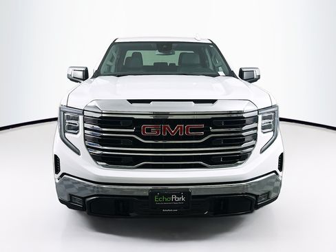 Used 2025 GMC Sierra 1500 SLT RWD image 2