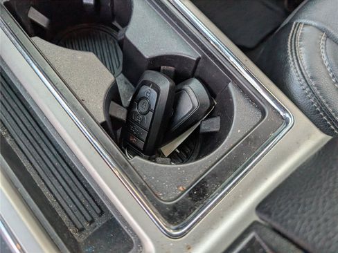 Used 2019 Ford F150 Lariat w/ Equipment Group 502A Luxury AWD/4WD image 21