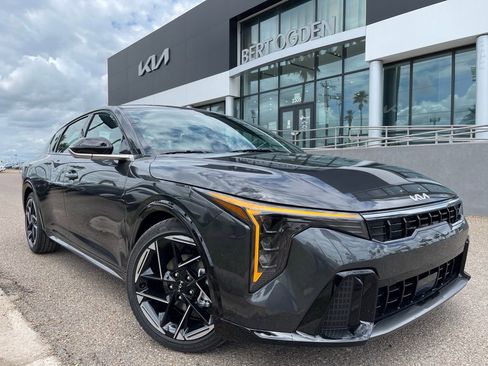 New 2026 Kia K4 GT-Line image 1