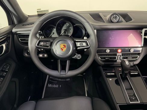 New 2026 Porsche Macan image 22