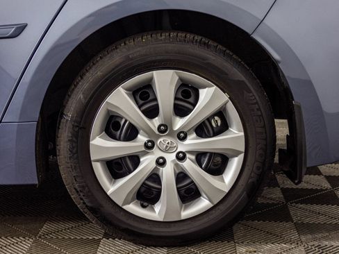 Used 2025 Toyota Corolla LE FWD image 47