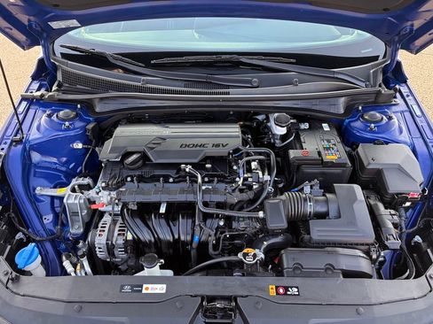 Used 2023 Hyundai Elantra SEL FWD image 9