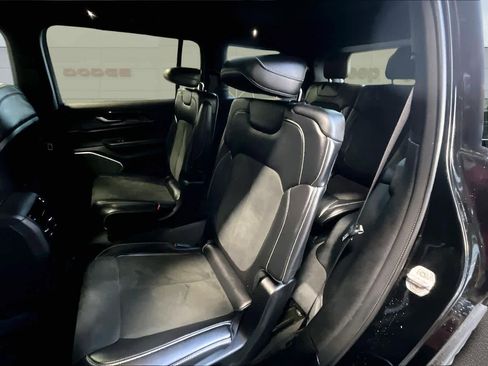 Used 2021 Jeep Grand Cherokee L Laredo image 13