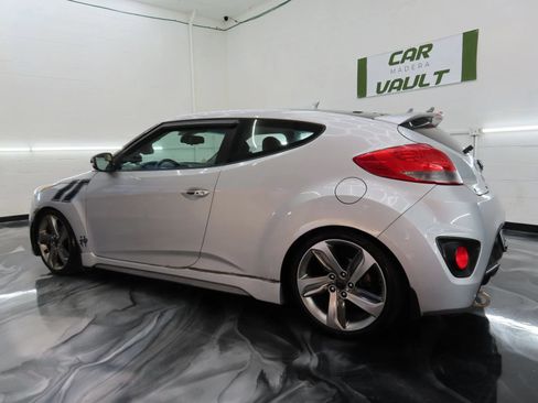 Used 2013 Hyundai Veloster Turbo FWD image 13