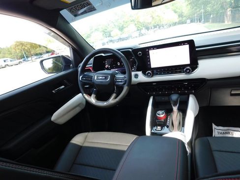 Used 2024 GMC Canyon AT4X AWD/4WD image 7