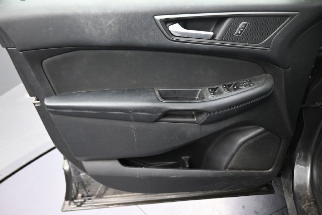 Used 2017 Ford Edge SE w/ Cargo Accessory Package AWD/4WD image 21