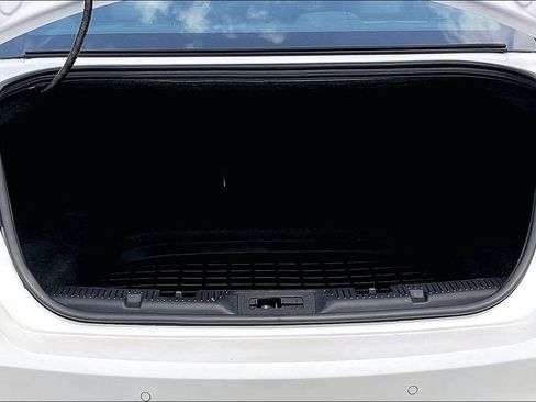 Used 2019 Ford Taurus Limited AWD/4WD image 27