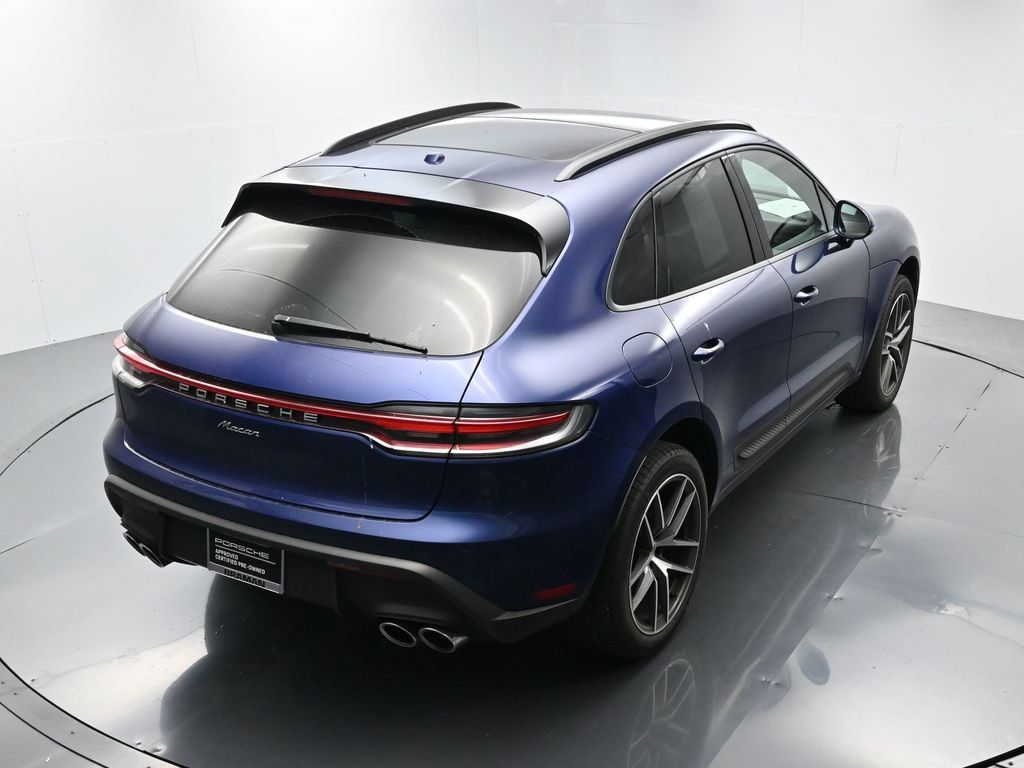 Certified 2024 Porsche Macan AWD/4WD image 37