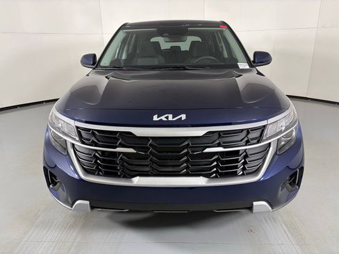 New 2026 Kia Seltos LX FWD image 3