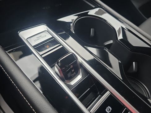 Used 2024 Volkswagen Atlas Cross Sport SE image 21