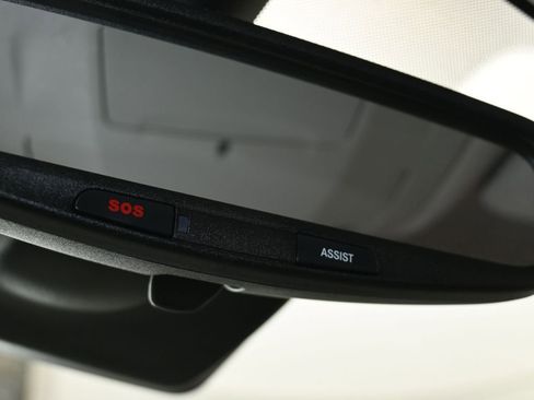 Used 2024 Chrysler Pacifica Select image 23