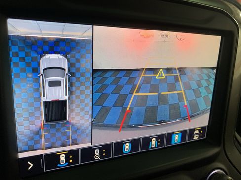 Used 2021 Chevrolet Silverado 1500 LTZ w/ LTZ Premium Package image 18