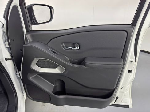 Used 2022 Nissan Frontier SV image 35