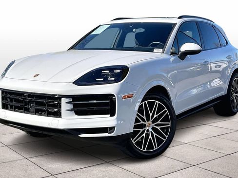 Used 2024 Porsche Cayenne image 1