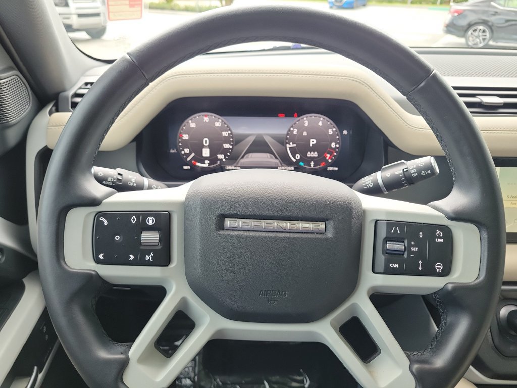 Used 2024 Land Rover Defender 110 X-Dynamic SE AWD/4WD image 28