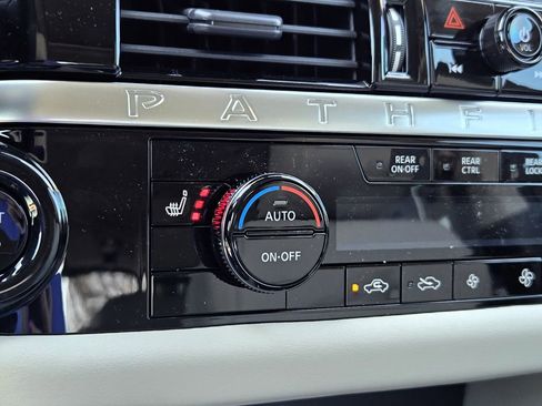 New 2026 Nissan Pathfinder SL w/ SL Premium Package FWD image 18