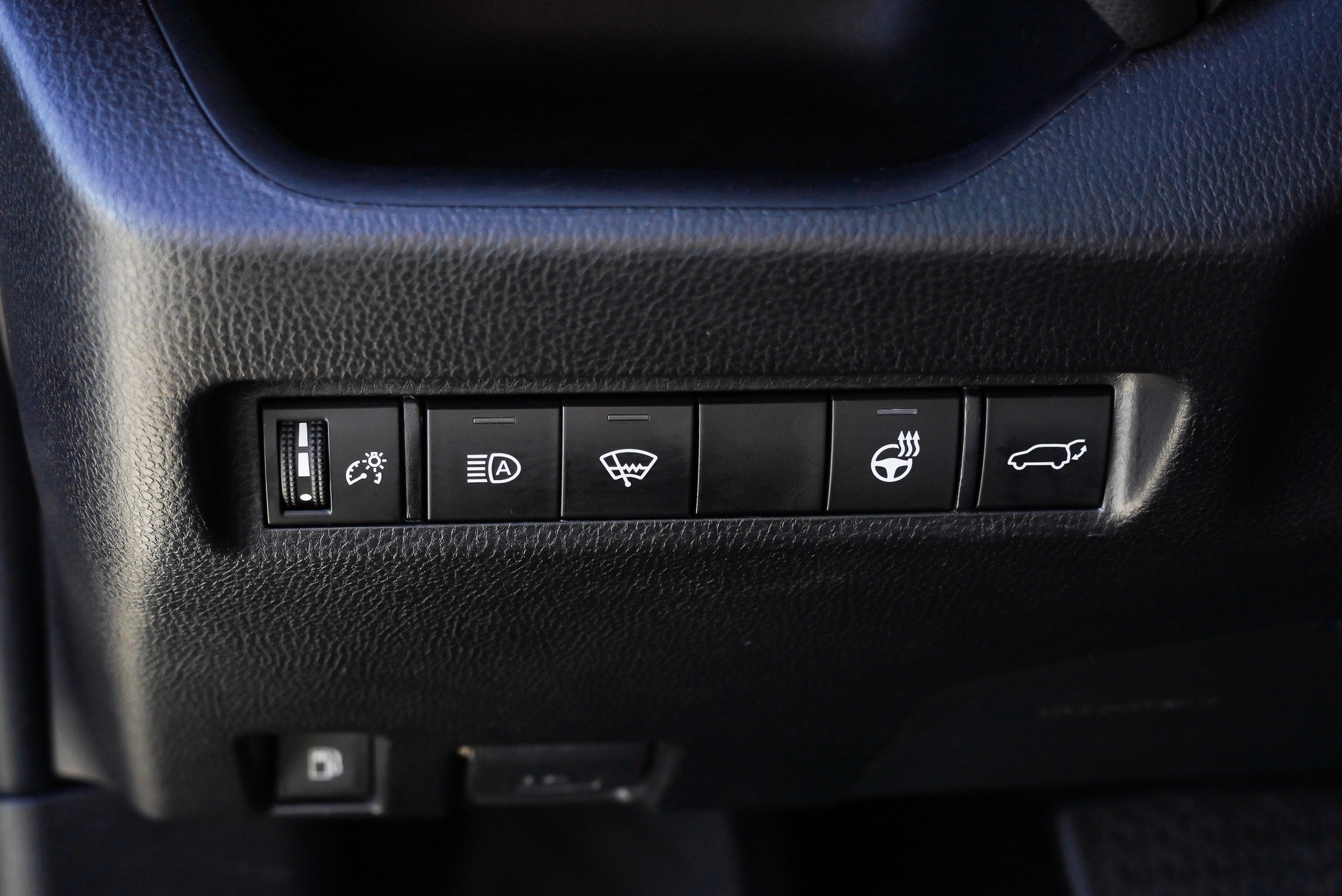 Certified 2019 Toyota RAV4 XLE w/ Convenience Package AWD/4WD image 19