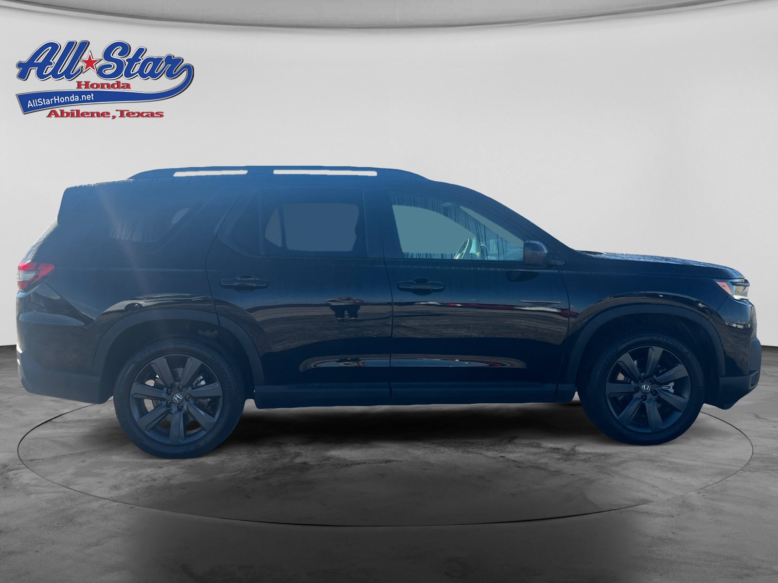 New 2026 Honda Pilot Sport image 4