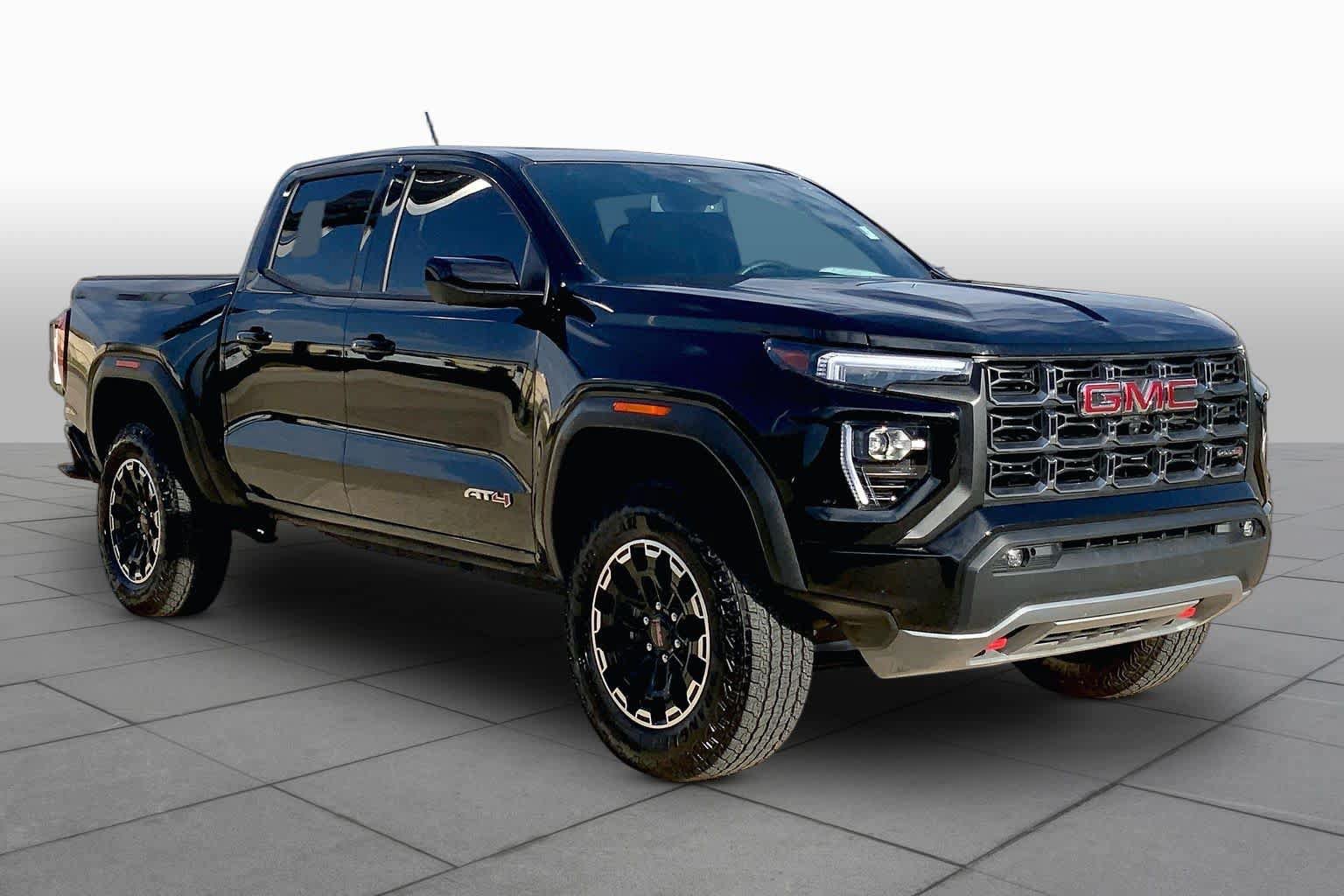 Used 2026 GMC Canyon AT4 w/ Technology Plus Package AWD/4WD image 3