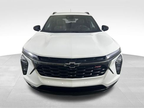 Used 2025 Chevrolet Trax RS w/ Sunroof Package FWD image 8