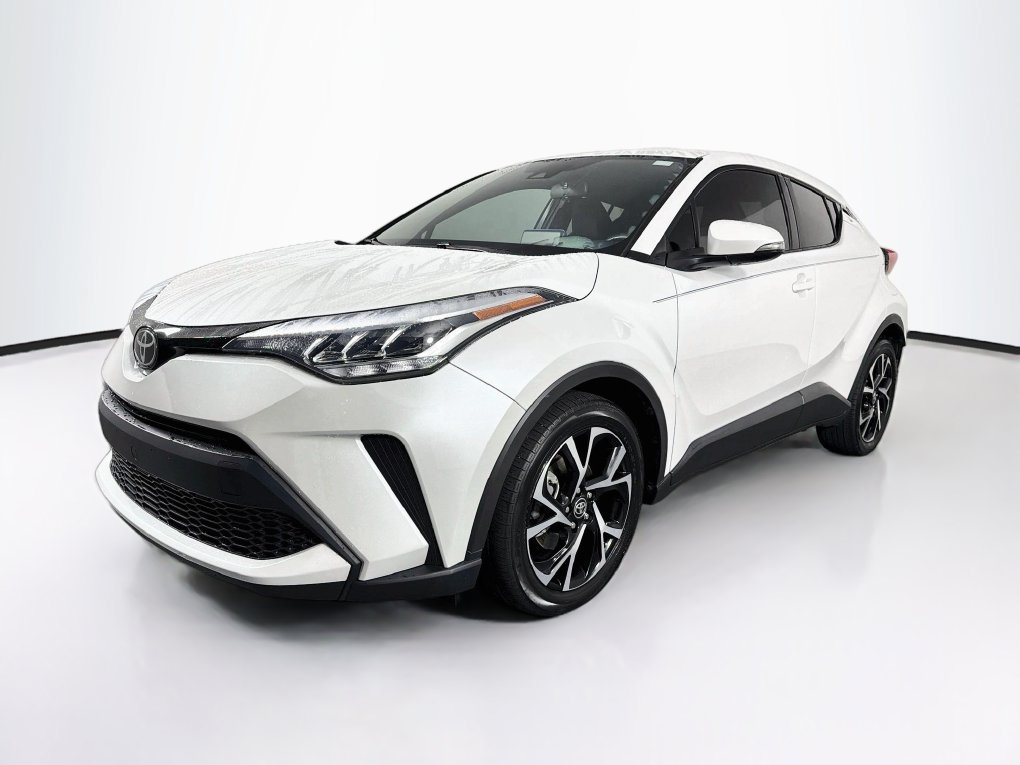 Used 2022 Toyota C-HR XLE FWD image 3