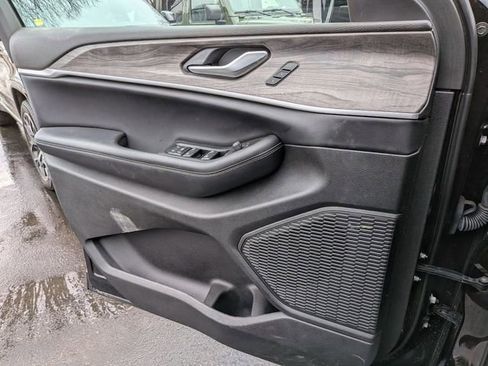 Certified 2023 Jeep Grand Cherokee L Limited w/ Black Appearance Package image 22