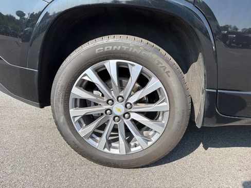 Used 2023 Chevrolet Traverse Premier AWD/4WD image 4