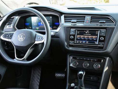 Used 2022 Volkswagen Tiguan S FWD image 2