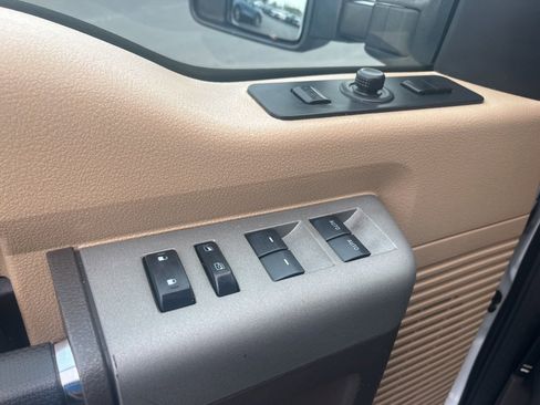Used 2014 Ford F250 Lariat w/ Lariat Interior Package image 27