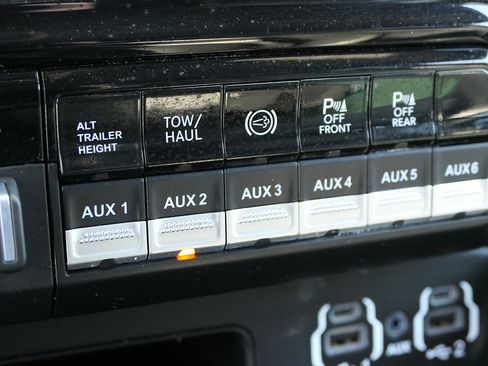 Used 2020 RAM 2500 Limited AWD/4WD image 21