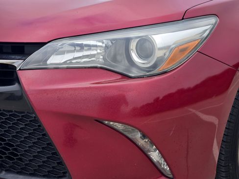Used 2015 Toyota Camry SE FWD image 28