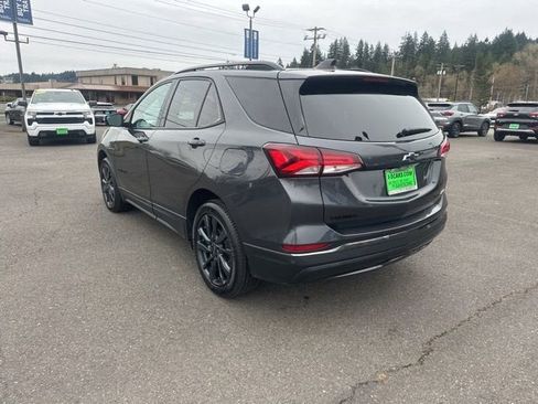 Used 2022 Chevrolet Equinox RS w/ RS Leather Package image 9