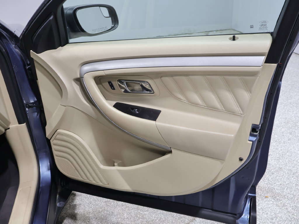 Used 2019 Ford Taurus SE FWD image 26