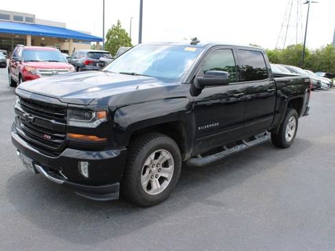Used 2017 Chevrolet Silverado 1500 LT w/ All Star Edition AWD/4WD image 10