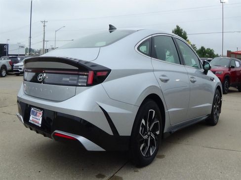 Used 2025 Hyundai Sonata SEL FWD image 6
