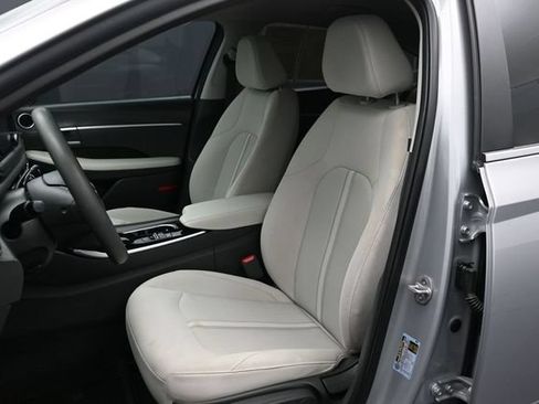 Used 2023 Hyundai Sonata SE FWD image 7