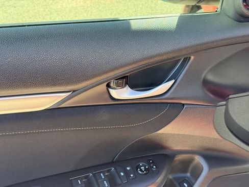 Used 2019 Honda Civic EX image 18