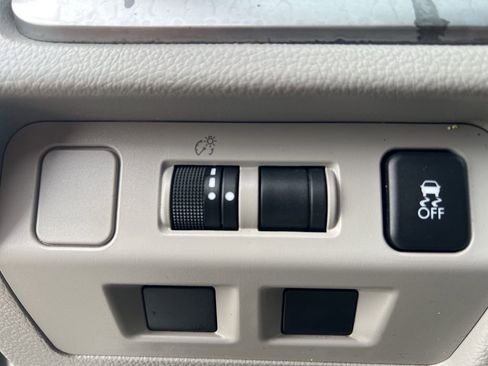 Used 2017 Subaru Forester 2.5i w/ Alloy Wheel Package image 12