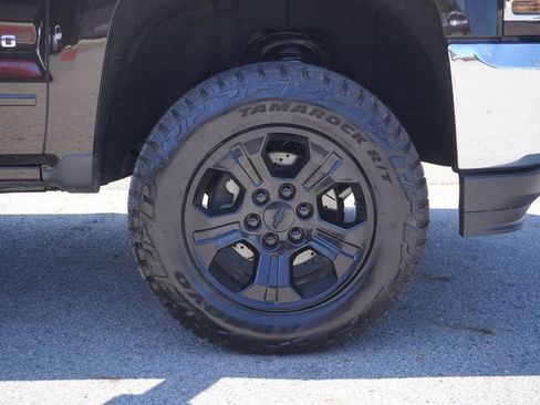 Used 2018 Chevrolet Silverado 1500 LT w/ All Star Edition AWD/4WD image 13