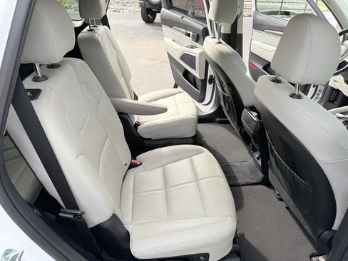 Used 2021 Kia Telluride EX w/ EX Premium Package image 17