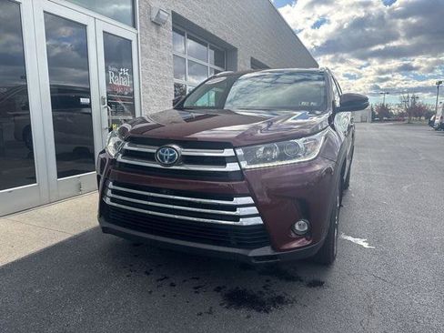 Certified 2019 Toyota Highlander Limited Platinum image 2