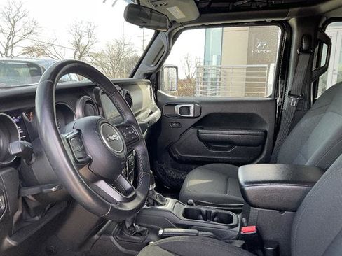 Used 2023 Jeep Wrangler Willys image 2