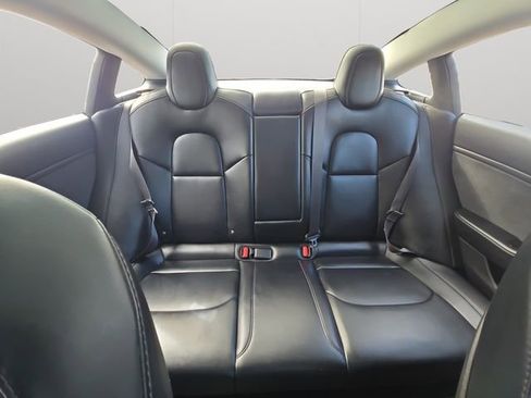 Used 2018 Tesla Model 3 Long Range RWD image 16